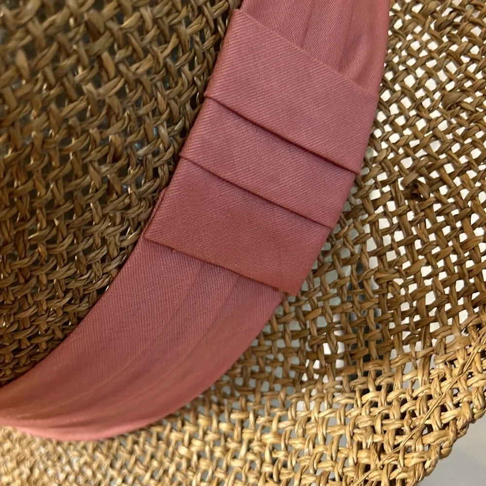Liz Claiborne tan straw fedora hat with pink ribbon , perfect for  summer